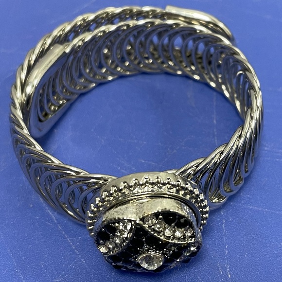 Expandable Easy Wear Snap Button Bracelet - Picture 2 of 7